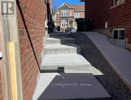 Bsmt - 24 Baby Pointe Trail, Brampton, Ontario  L7A 0W3 - Photo 2 - W12740752