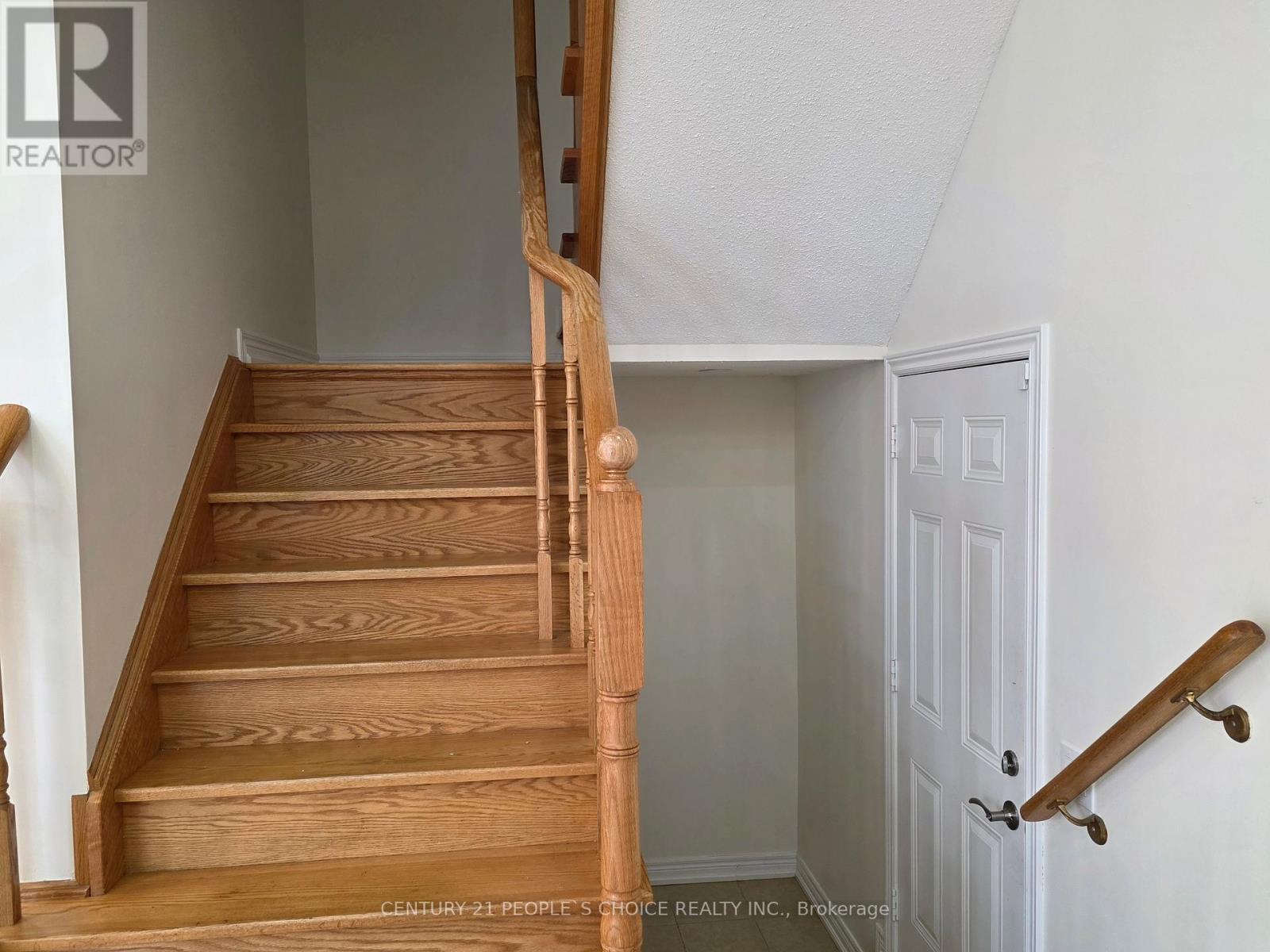 Main Floor - 26 Openbay Gardens, Brampton, Ontario  L6R 0V4 - Photo 6 - W12740760