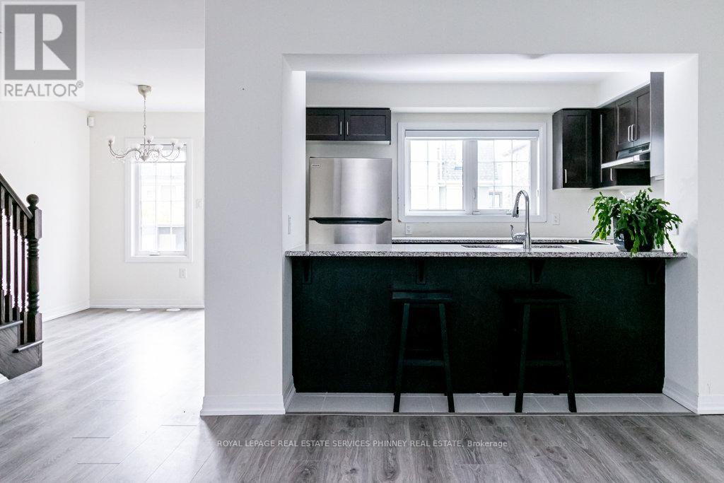 124 Stork Street, Oakville, Ontario  L6H 0X8 - Photo 9 - W12740768