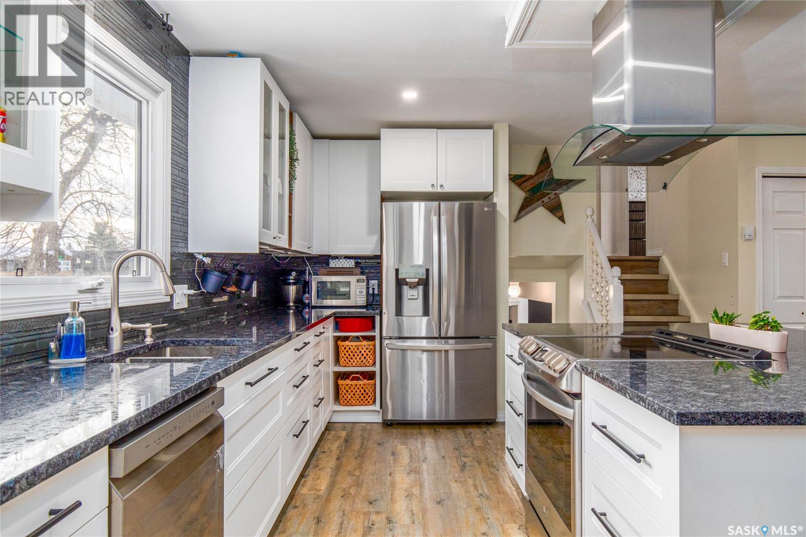 1266 Maybery Crescent, Moose Jaw, Saskatchewan  S6H 7B4 - Photo 11 - SK025638