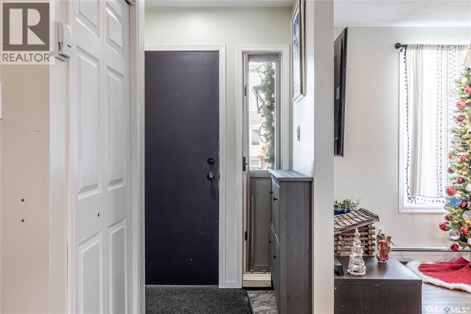 1266 Maybery Crescent, Moose Jaw, Saskatchewan  S6H 7B4 - Photo 6 - SK025638