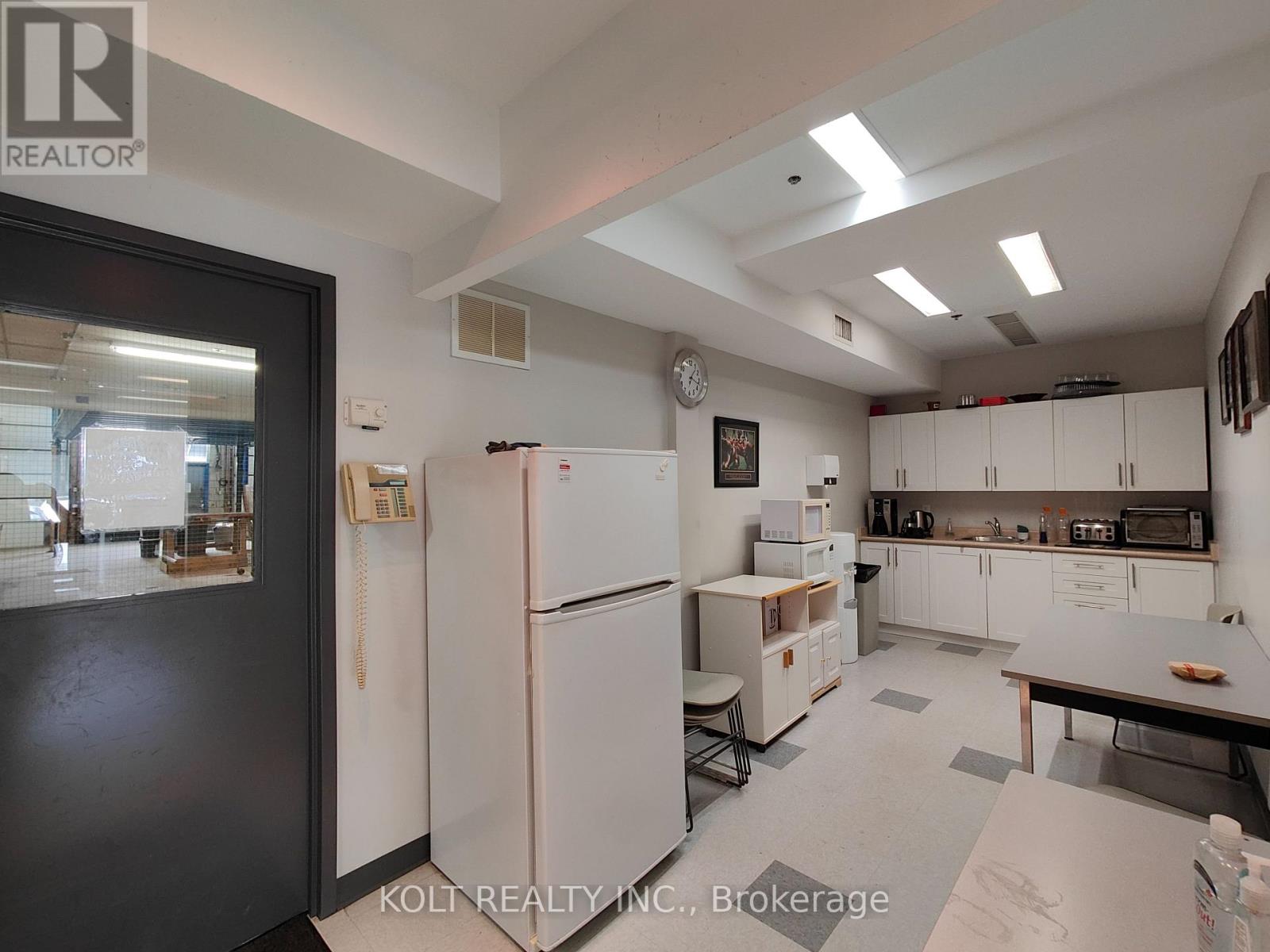 13-15 - 80 Esna Park Drive, Markham, Ontario  L3R 2R6 - Photo 6 - N12686418