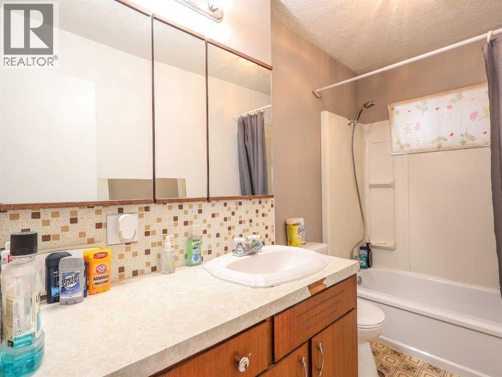 4716 51 Street, Stettler, Alberta  T4K 1J5 - Photo 23 - A2275629