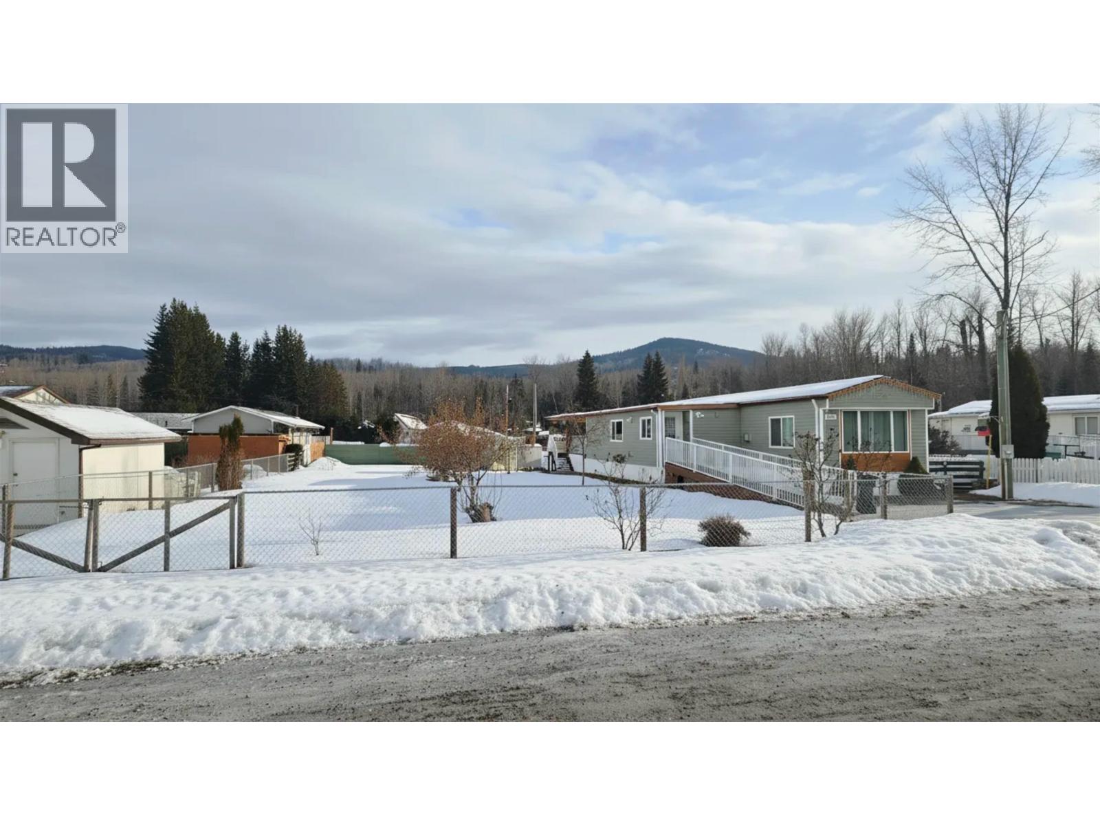 3293 5th Street, Houston, British Columbia  V0J 1Z0 - Photo 2 - R3084645