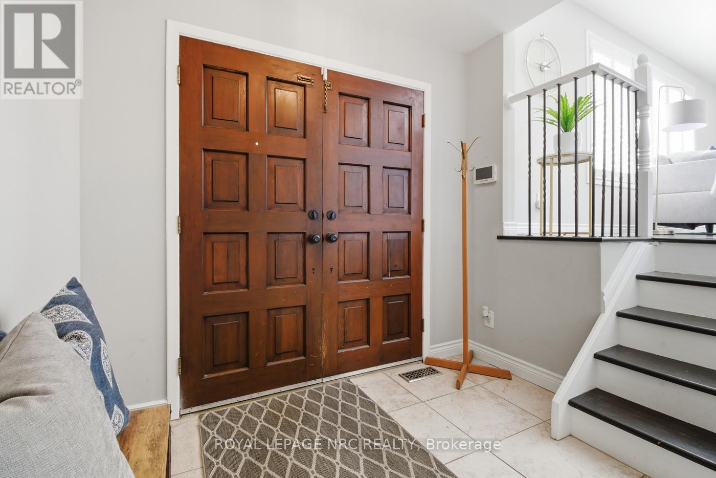 29 Beachview Drive, St. Catharines, Ontario  L2N 3W4 - Photo 2 - X12740794