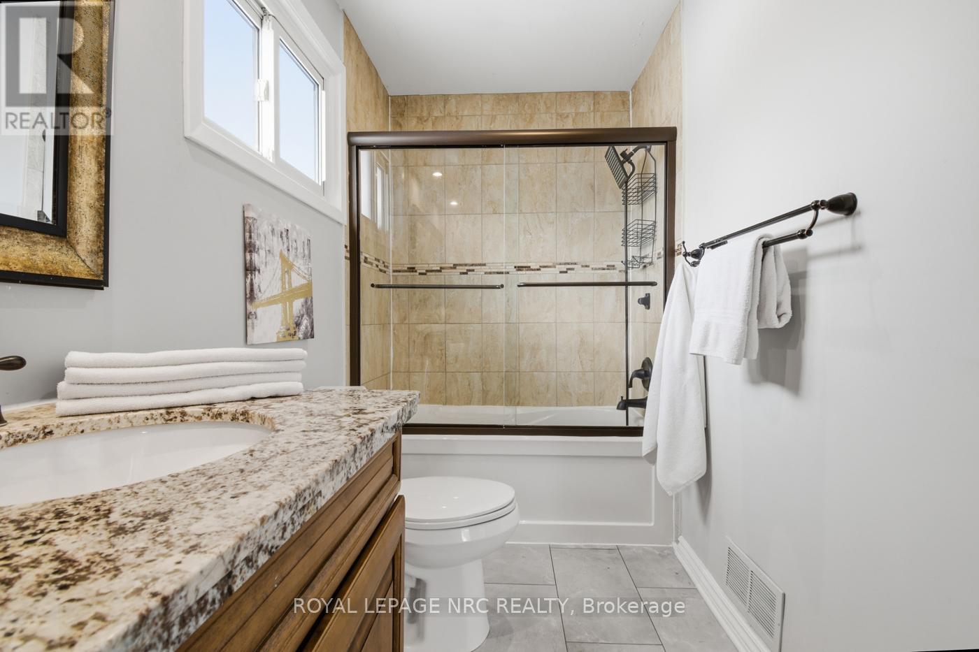 29 Beachview Drive, St. Catharines, Ontario  L2N 3W4 - Photo 28 - X12740794