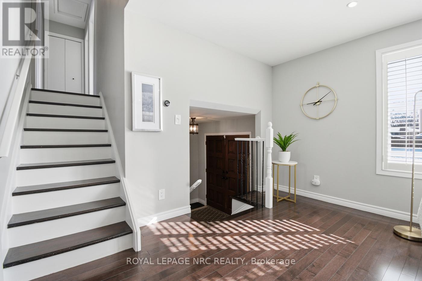 29 Beachview Drive, St. Catharines, Ontario  L2N 3W4 - Photo 3 - X12740794