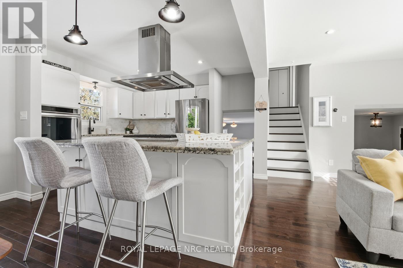 29 Beachview Drive, St. Catharines, Ontario  L2N 3W4 - Photo 8 - X12740794