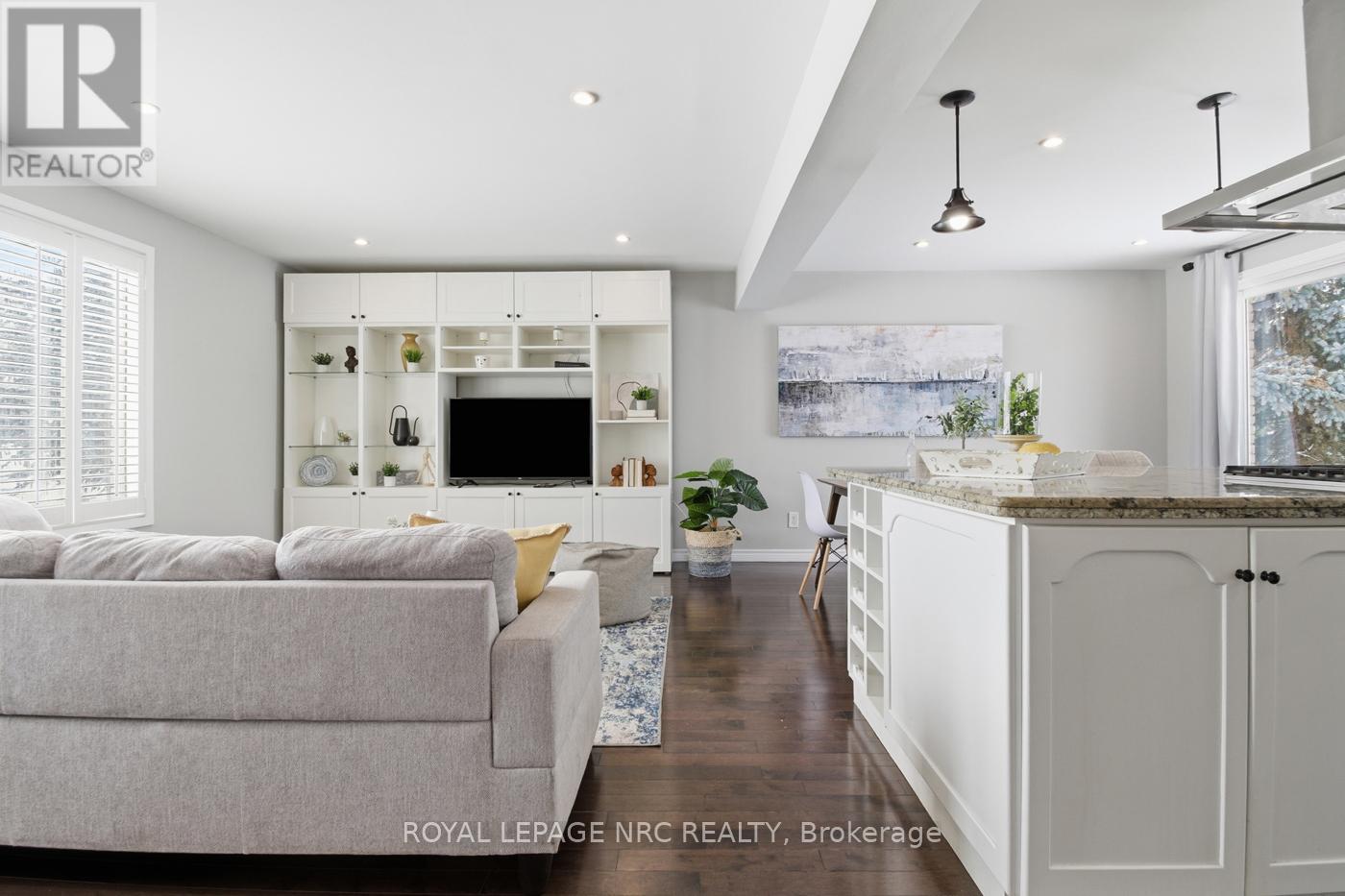 29 Beachview Drive, St. Catharines, Ontario  L2N 3W4 - Photo 9 - X12740794