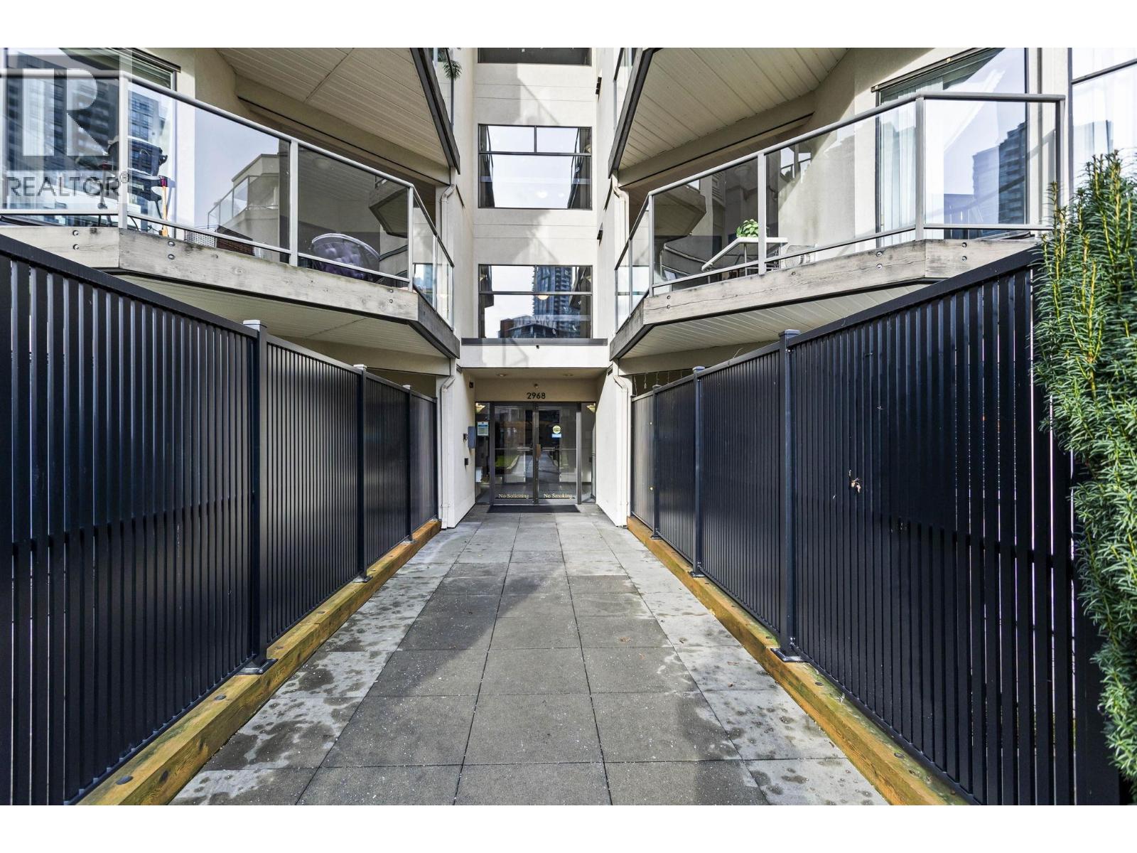 215 2968 Burlington Drive, Coquitlam, British Columbia  V3B 7S6 - Photo 4 - R3084699