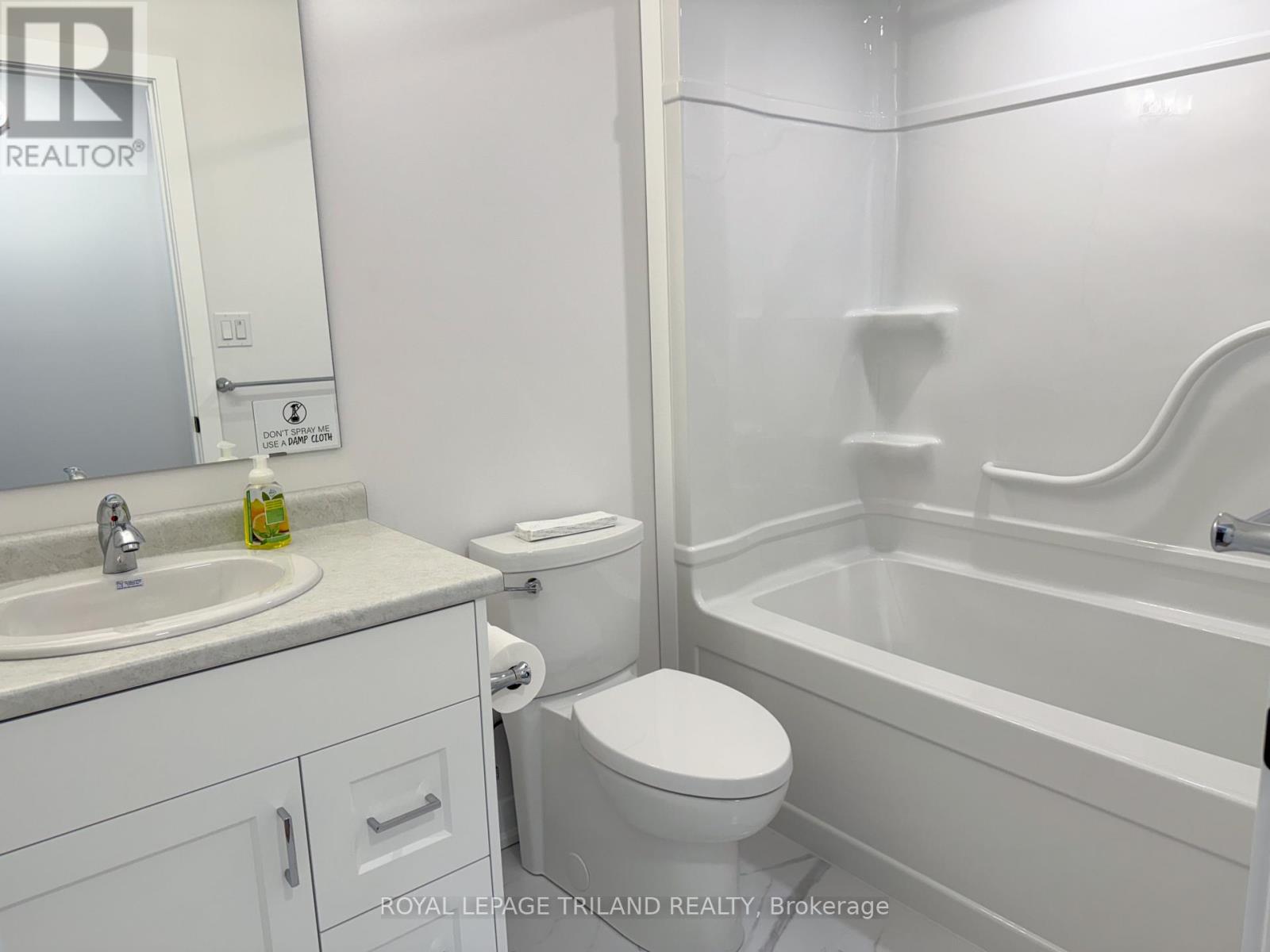 Photo 9 of 19 for 23 Harrow Lane