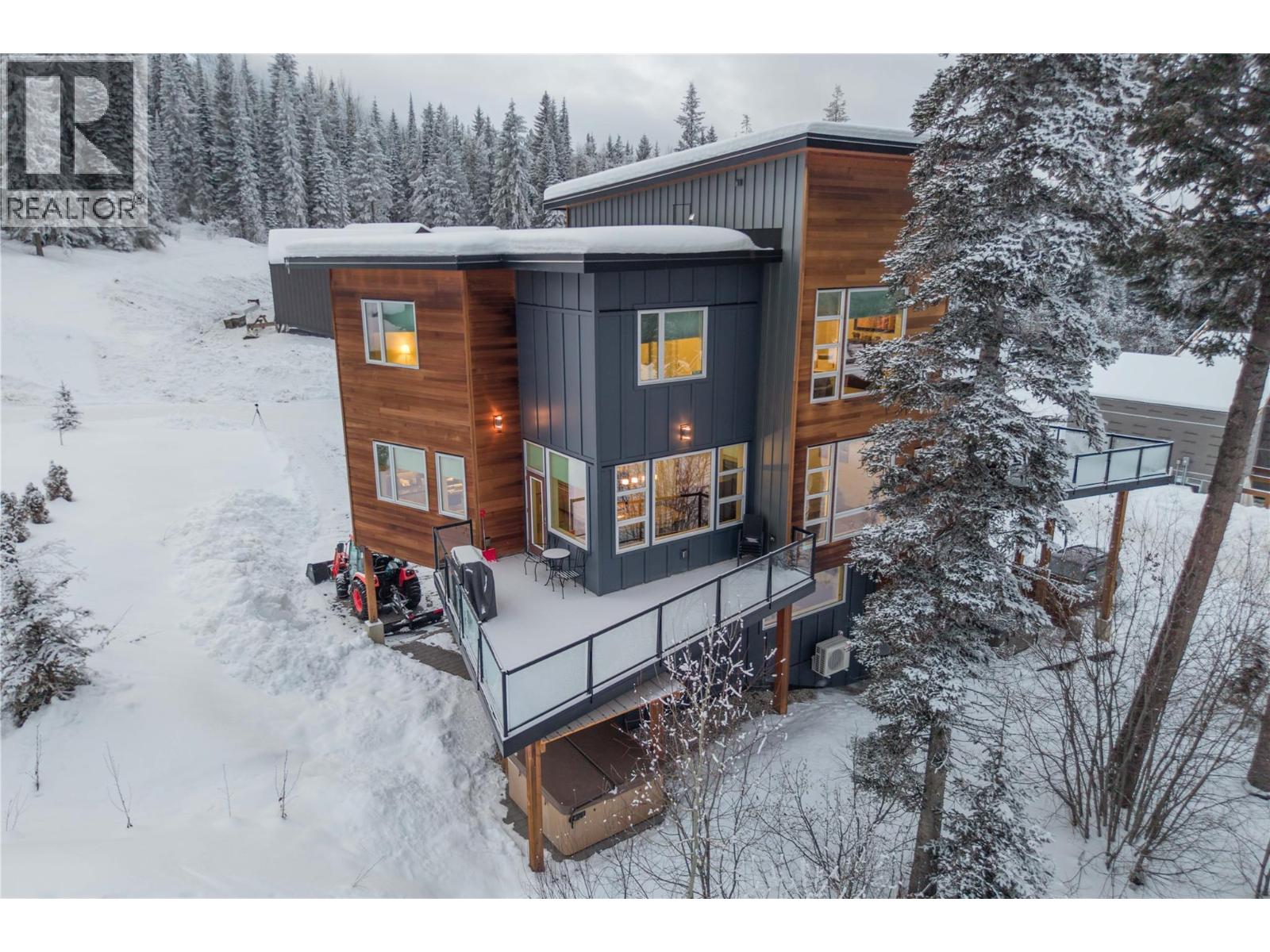 1637 Thompson Crescent, Golden, British Columbia  V0A 1H2 - Photo 1 - 10373982