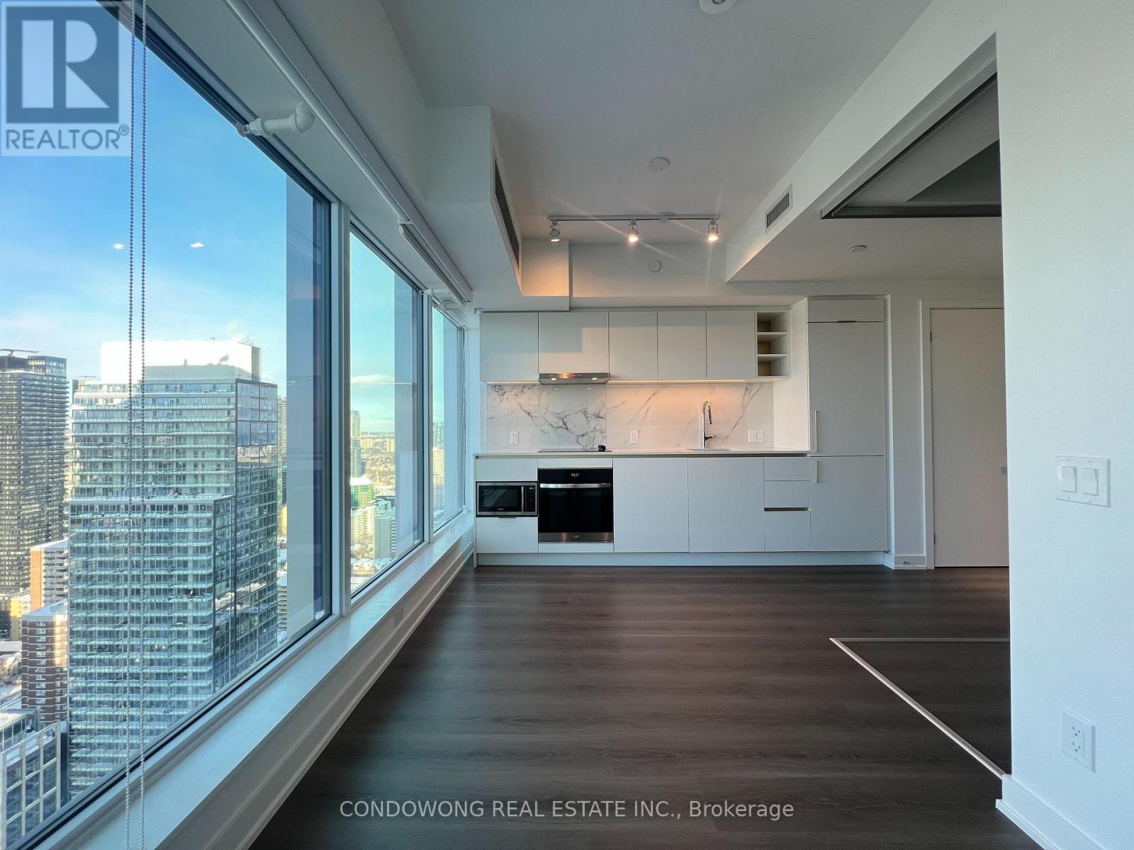 4905 - 8 WELLESLEY STREET W, Toronto, Ontario