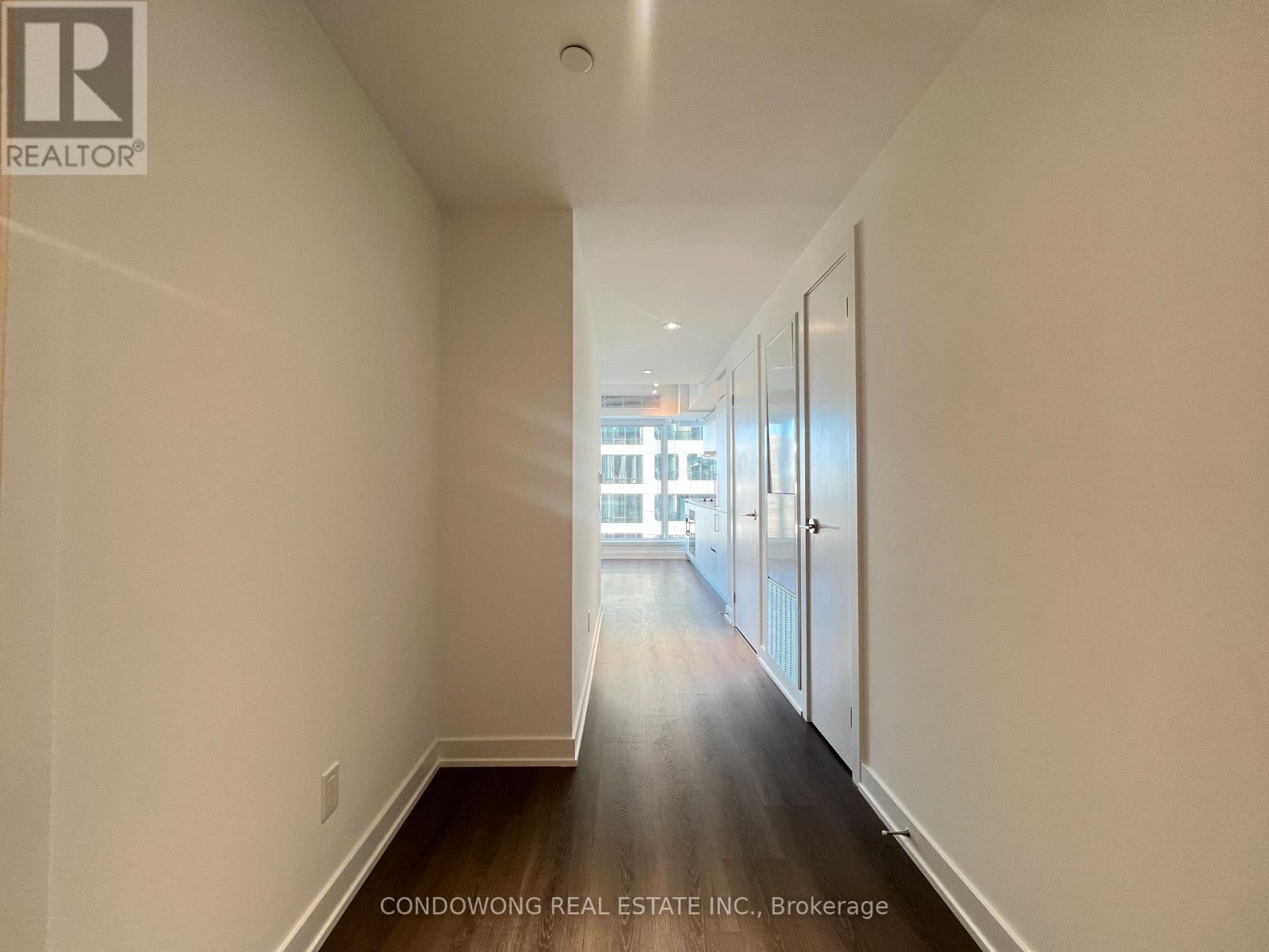 4905 - 8 Wellesley Street W, Toronto, Ontario  M4Y 0J5 - Photo 3 - C12740828