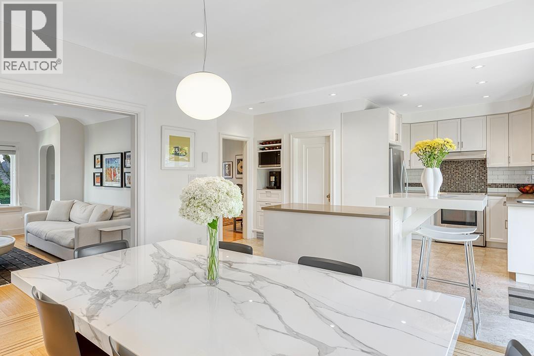 Listing Picture 9 of 37 : 3340 W 15TH AVENUE, Vancouver / 溫哥華 - 魯藝地產 Yvonne Lu Group - MLS Medallion Club Member