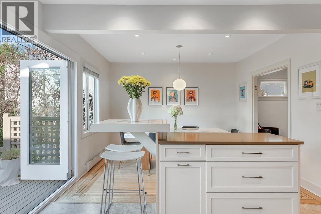 Listing Picture 11 of 37 : 3340 W 15TH AVENUE, Vancouver / 溫哥華 - 魯藝地產 Yvonne Lu Group - MLS Medallion Club Member