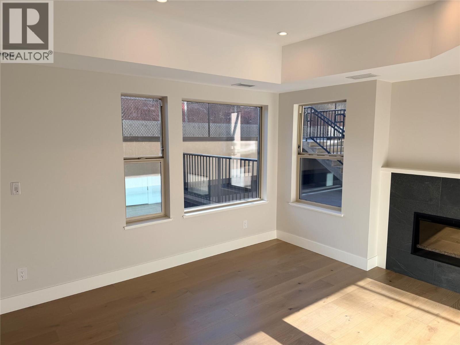 2171 Van Horne Drive Unit# 104, Kamloops, British Columbia  V1S 0E2 - Photo 3 - 10374039