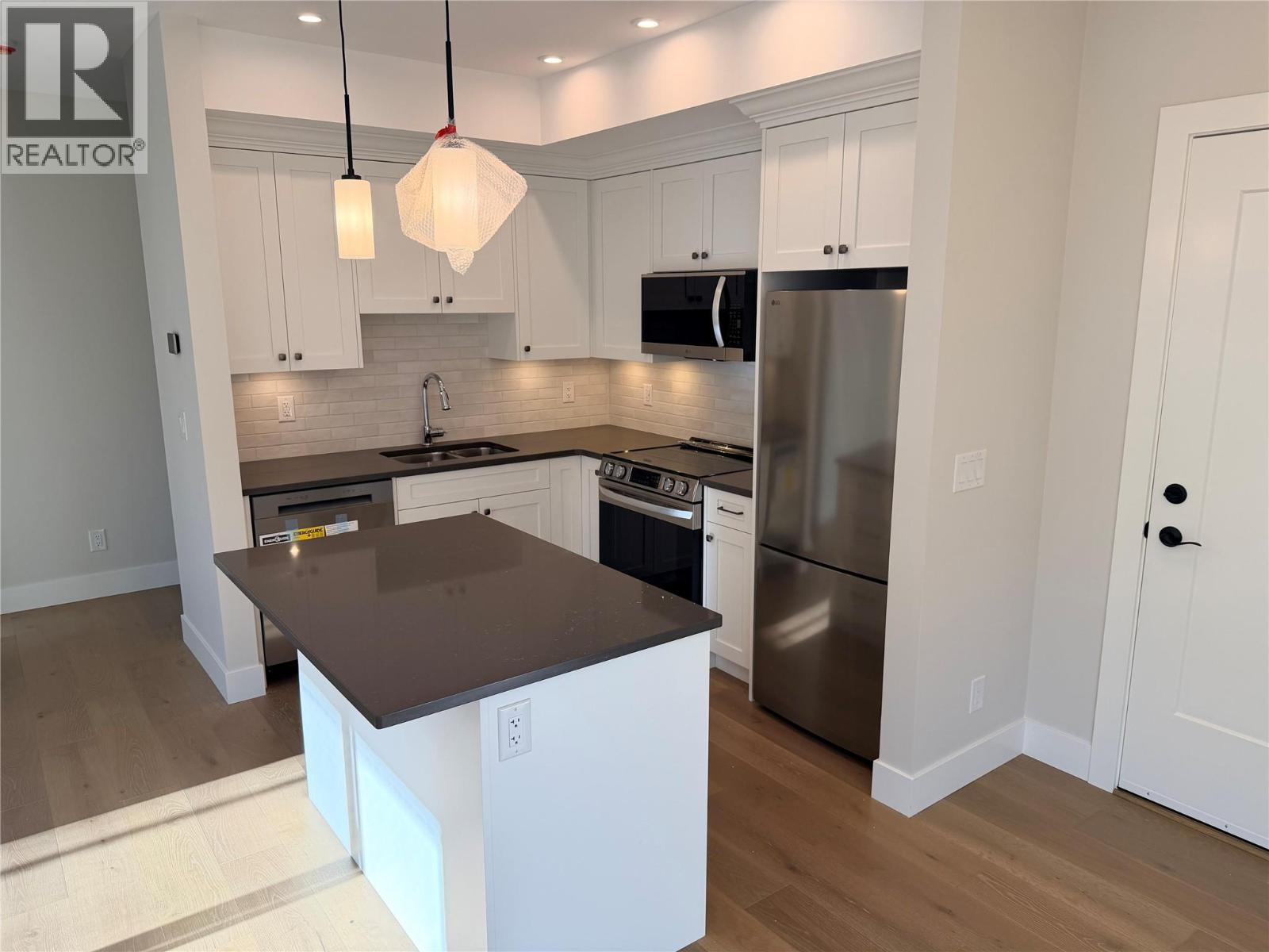 2171 Van Horne Drive Unit# 105, Kamloops, British Columbia  V1S 0E2 - Photo 2 - 10374062