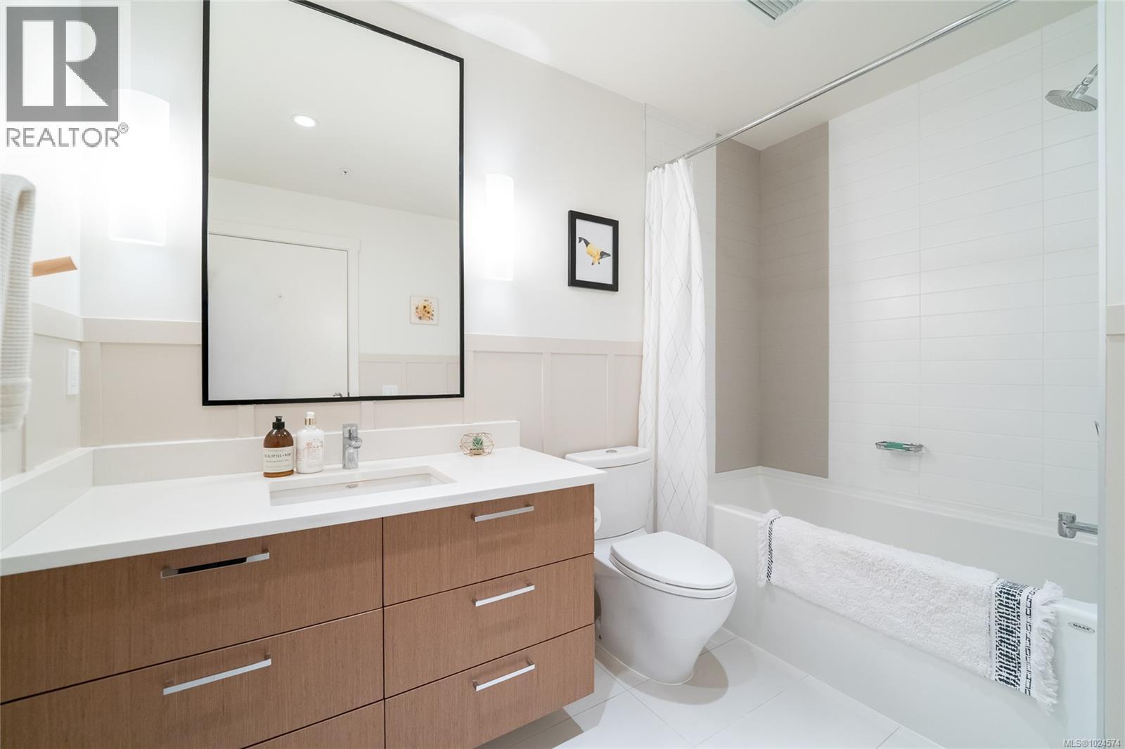 302 3912 Carey Rd, Saanich, British Columbia  V8Z 4E2 - Photo 27 - 1024574