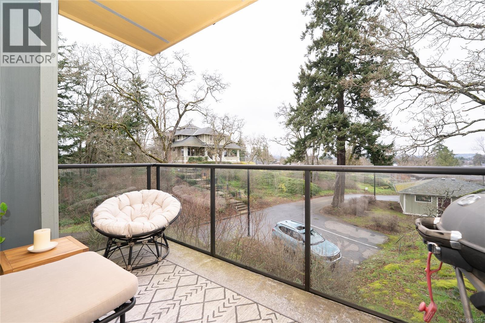 302 3912 Carey Rd, Saanich, British Columbia  V8Z 4E2 - Photo 29 - 1024574