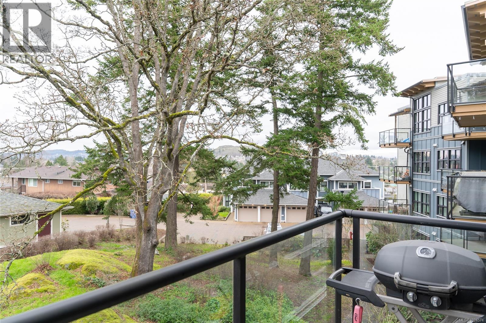 302 3912 Carey Rd, Saanich, British Columbia  V8Z 4E2 - Photo 31 - 1024574