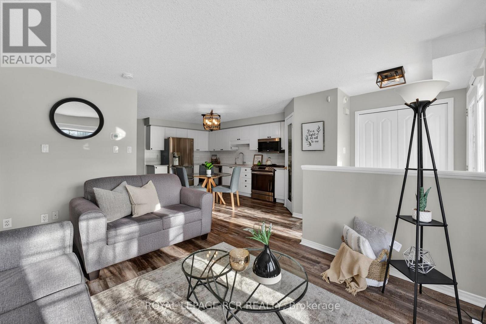 73 Montgomery Boulevard, Orangeville, Ontario  L9W 5H6 - Photo 5 - W12740800