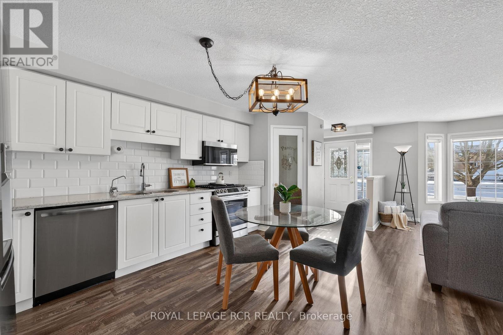 73 Montgomery Boulevard, Orangeville, Ontario  L9W 5H6 - Photo 7 - W12740800