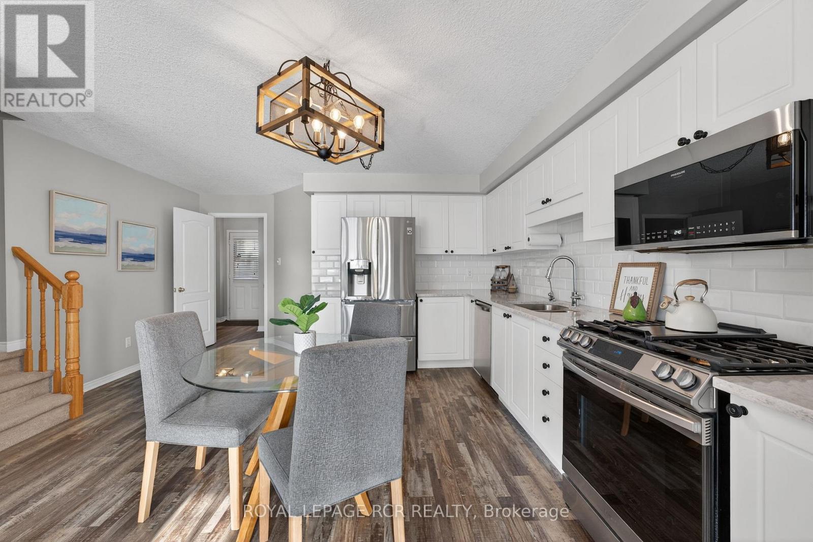 73 Montgomery Boulevard, Orangeville, Ontario  L9W 5H6 - Photo 8 - W12740800