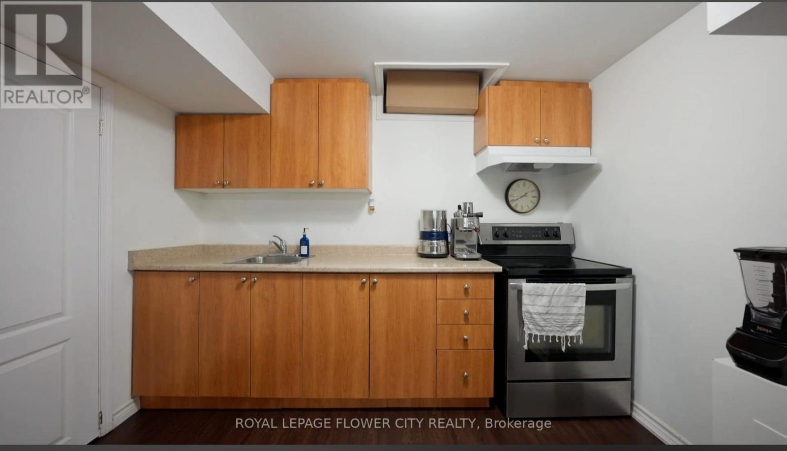 32 Payton Court, Brampton, Ontario  L6W 3Y9 - Photo 24 - W12740808