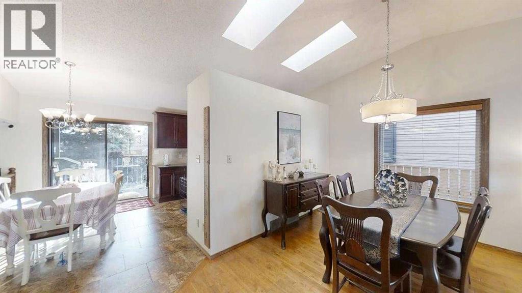 42 Ridgewood Boulevard W, Lethbridge, Alberta  T1K 6B9 - Photo 4 - A2278477