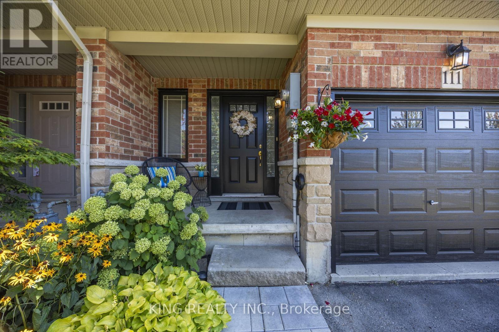 111 Donald Bell Drive, Hamilton, Ontario  L0R 1C0 - Photo 3 - X12740792