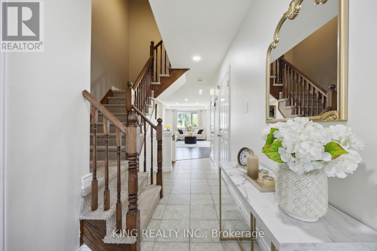 111 Donald Bell Drive, Hamilton, Ontario  L0R 1C0 - Photo 5 - X12740792