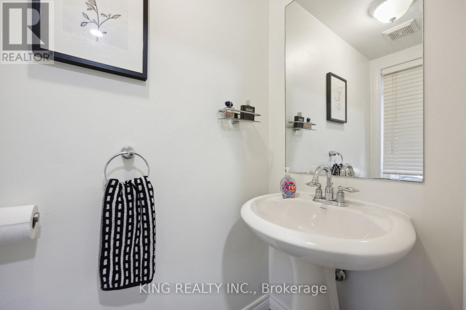 111 Donald Bell Drive, Hamilton, Ontario  L0R 1C0 - Photo 8 - X12740792