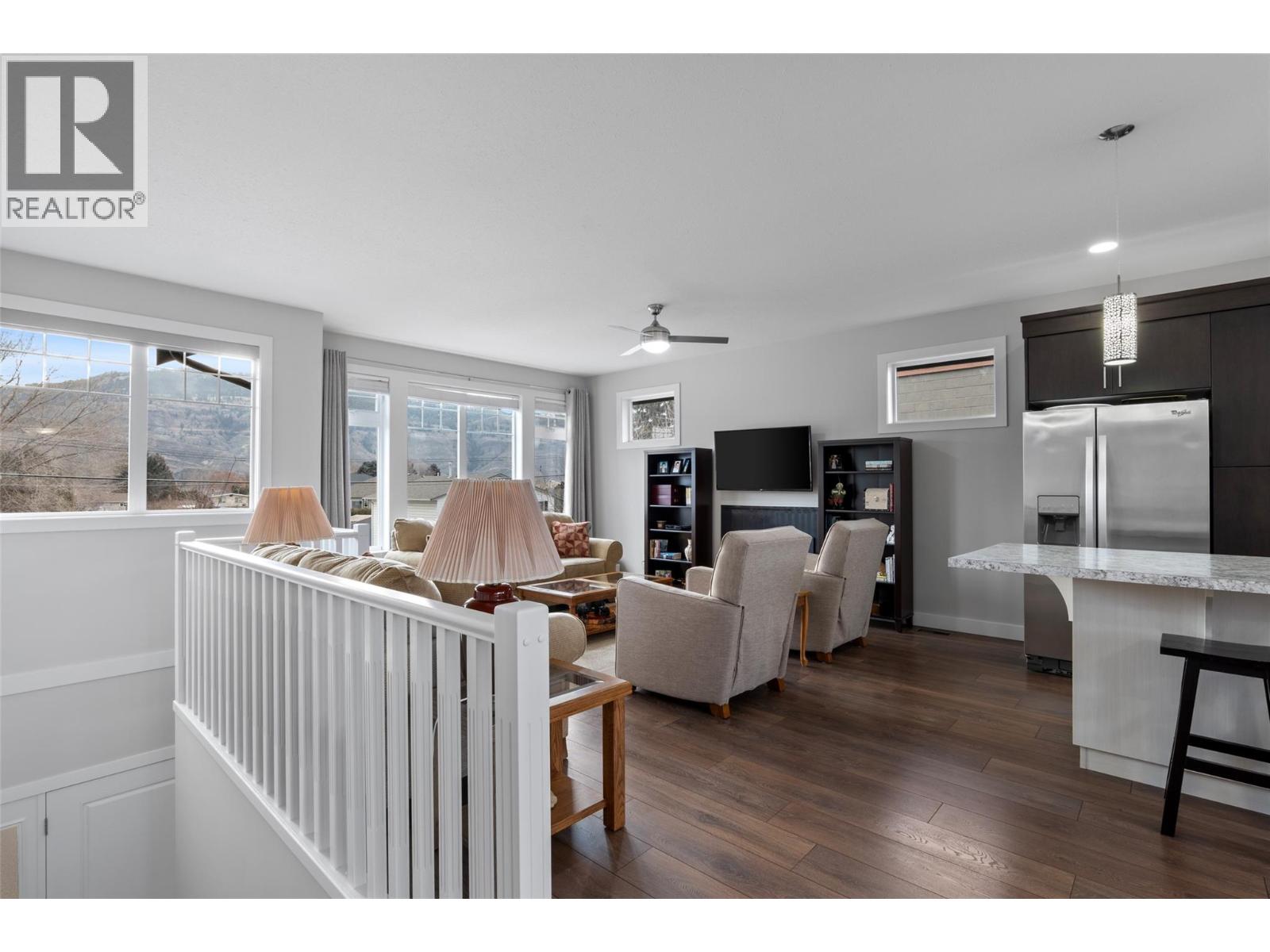 1726 Happyvale Avenue, Kamloops, British Columbia  V2B 4H5 - Photo 5 - 10373836