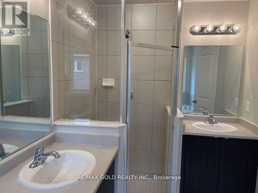 53 Finegan Circle, Brampton, Ontario  L7A 4Z8 - Photo 10 - W12730766