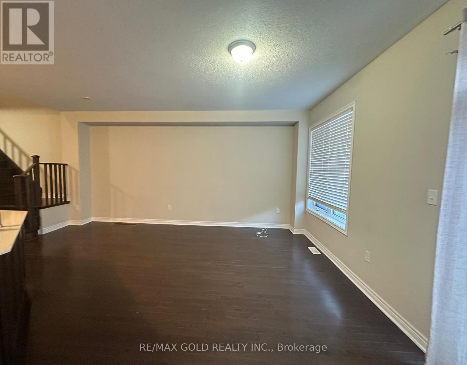 53 Finegan Circle, Brampton, Ontario  L7A 4Z8 - Photo 5 - W12730766