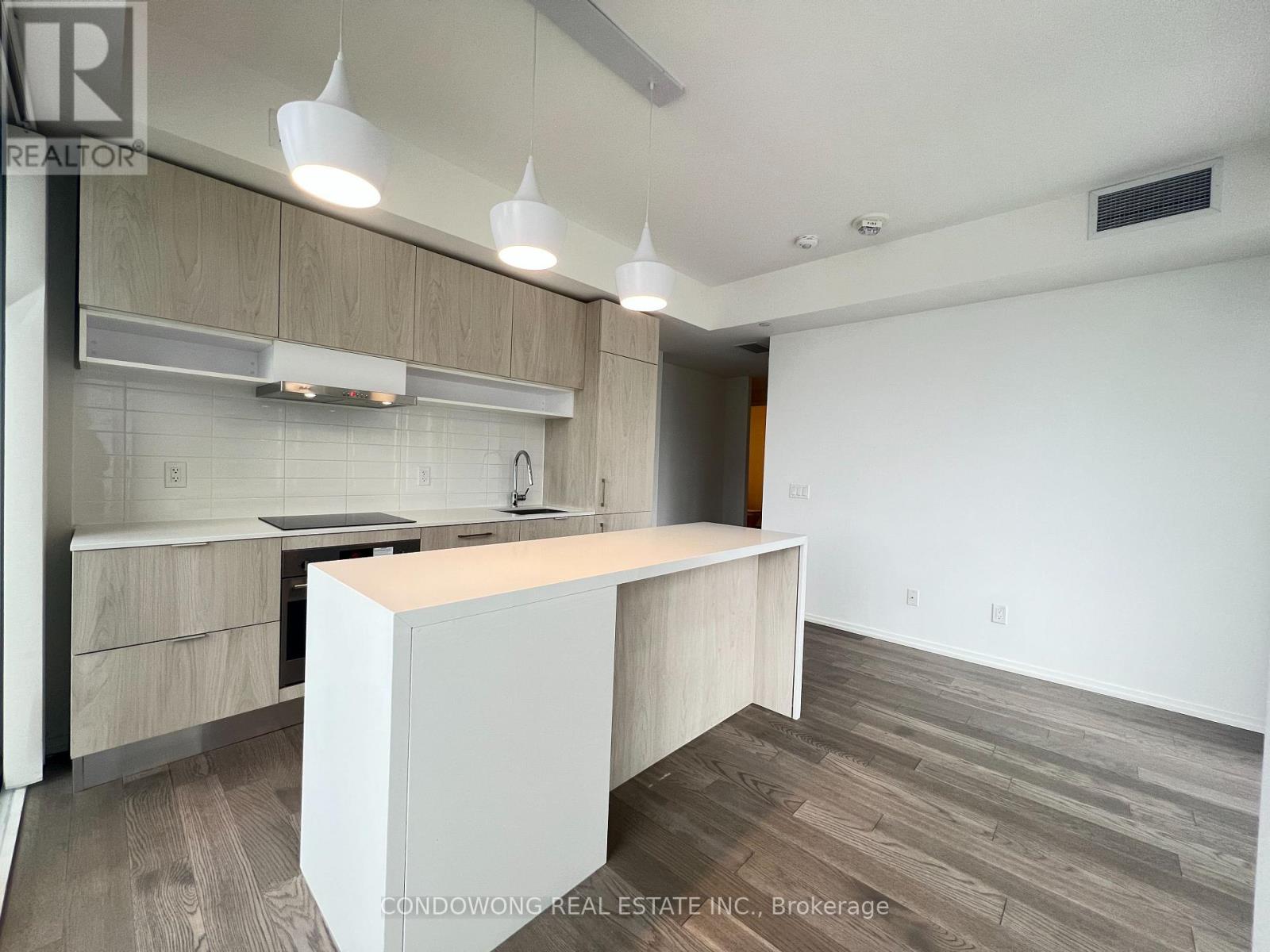 2007 - 5 SOUDAN AVENUE, Toronto, Ontario