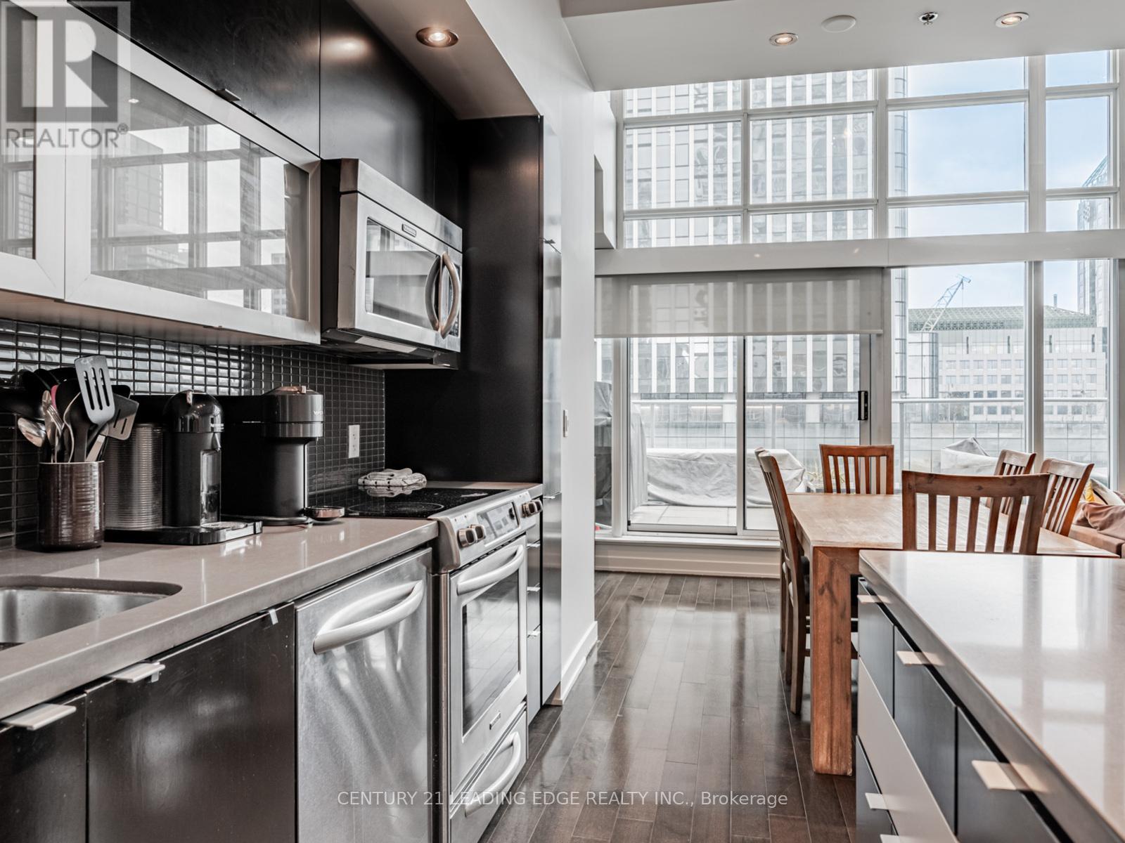 Uph04 - 21 Nelson Street, Toronto, Ontario  M5V 3H9 - Photo 2 - C12740848