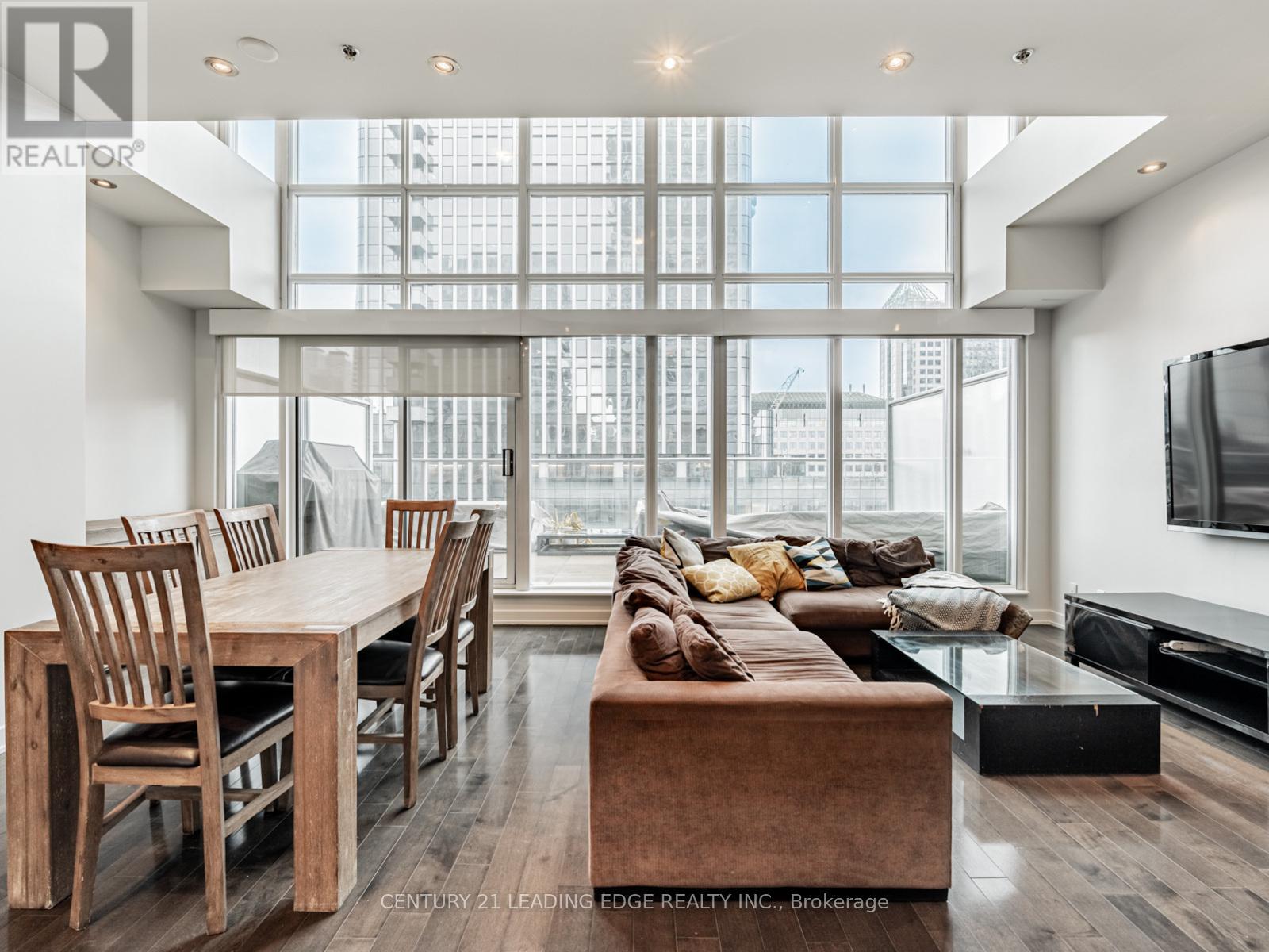 Uph04 - 21 Nelson Street, Toronto, Ontario  M5V 3H9 - Photo 4 - C12740848