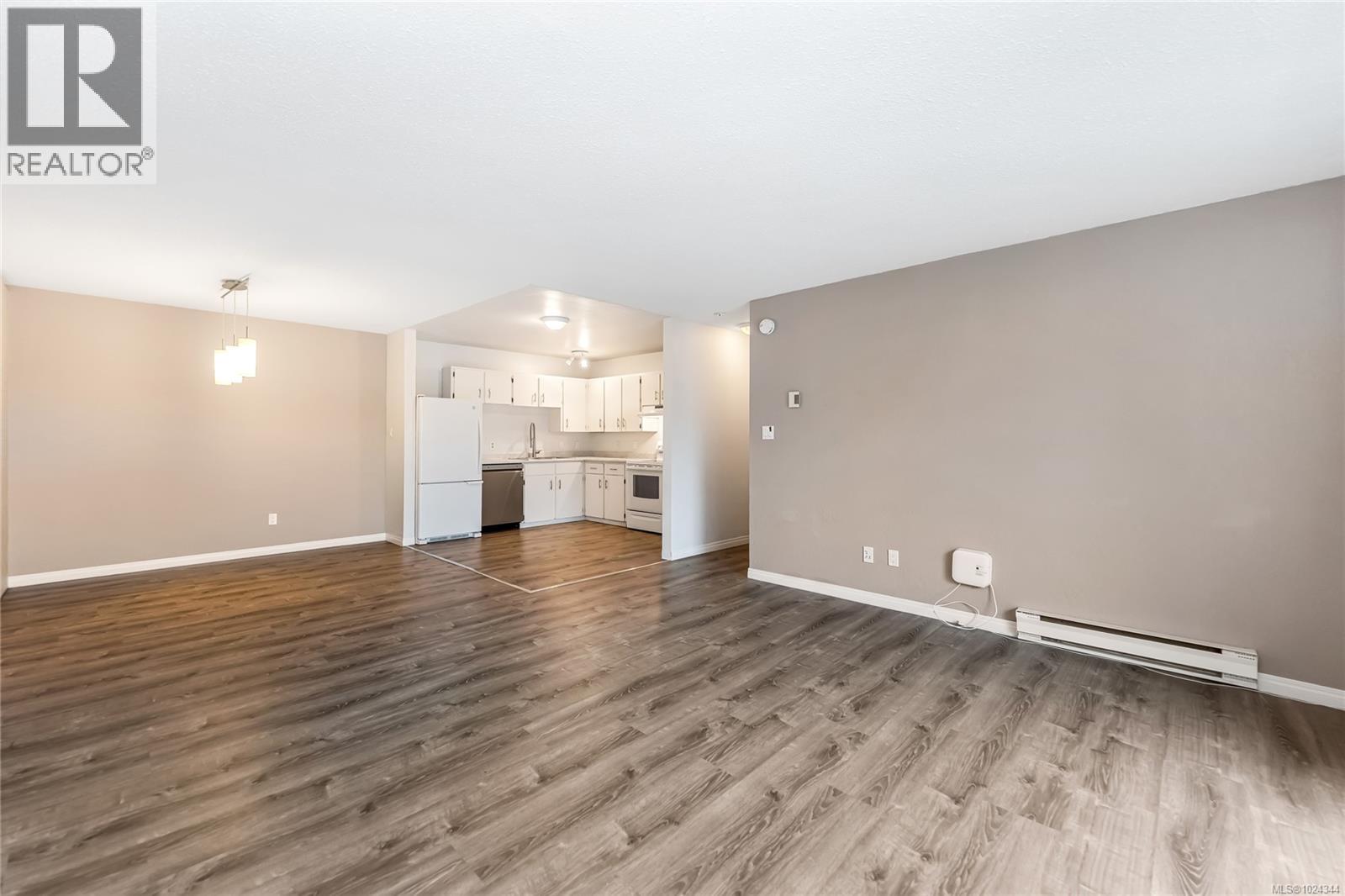 205 1490 Garnet Rd, Saanich, British Columbia  V8P 5L1 - Photo 7 - 1024344