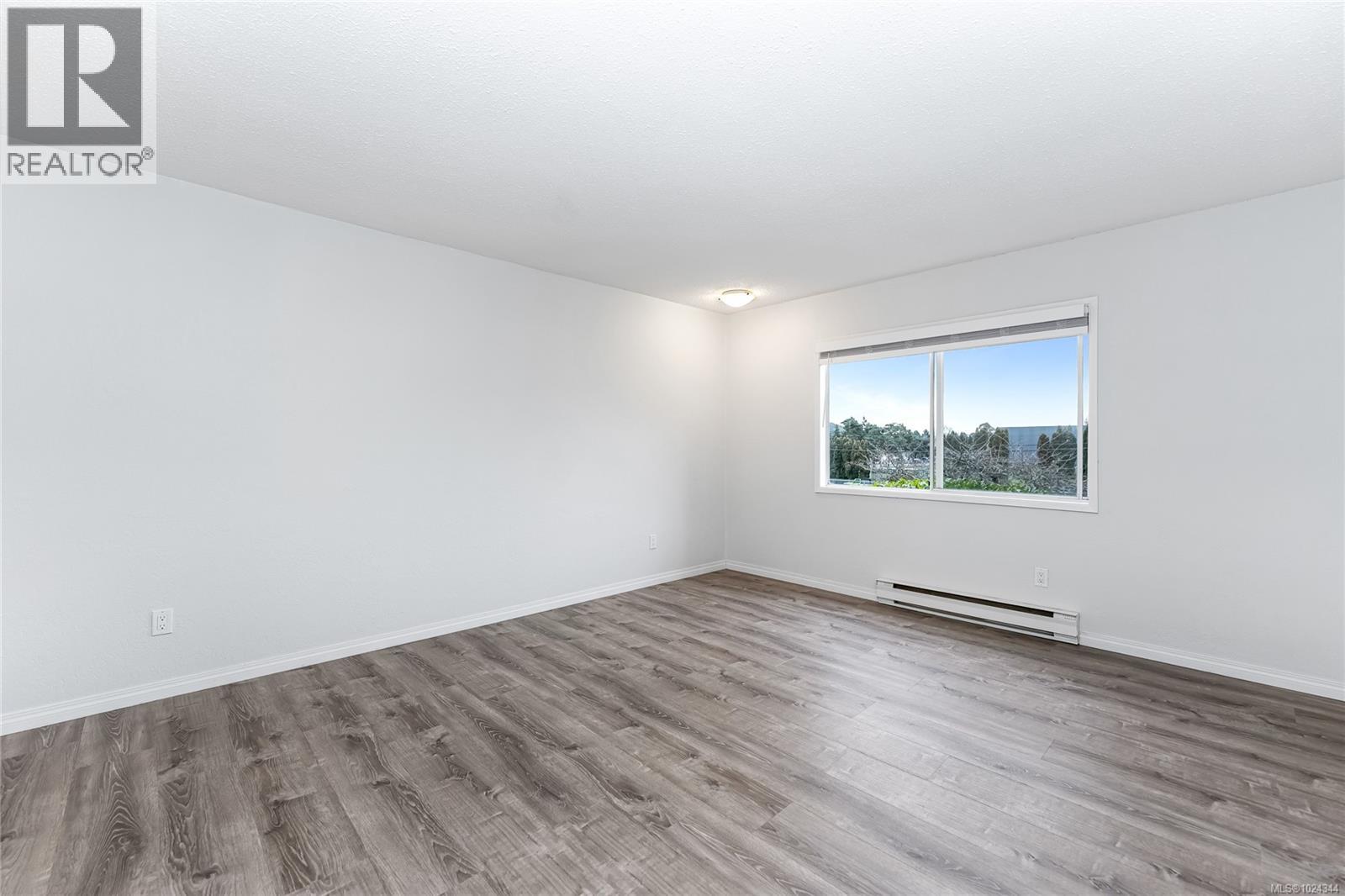 205 1490 Garnet Rd, Saanich, British Columbia  V8P 5L1 - Photo 14 - 1024344