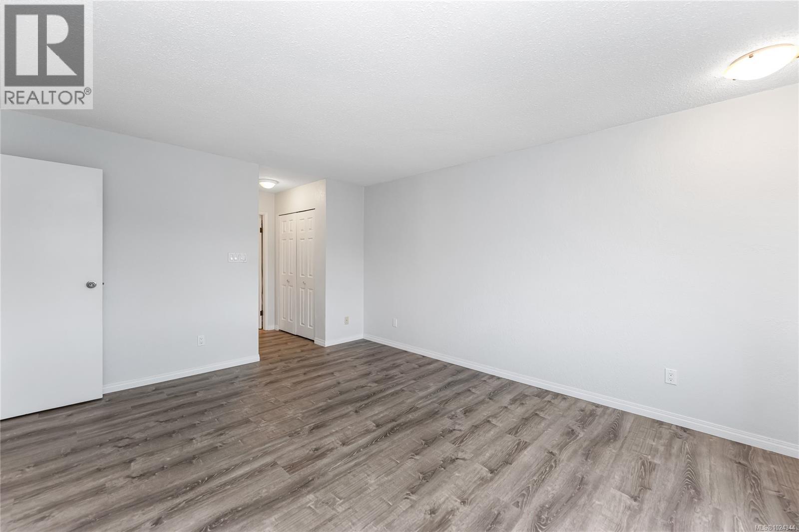 205 1490 Garnet Rd, Saanich, British Columbia  V8P 5L1 - Photo 17 - 1024344