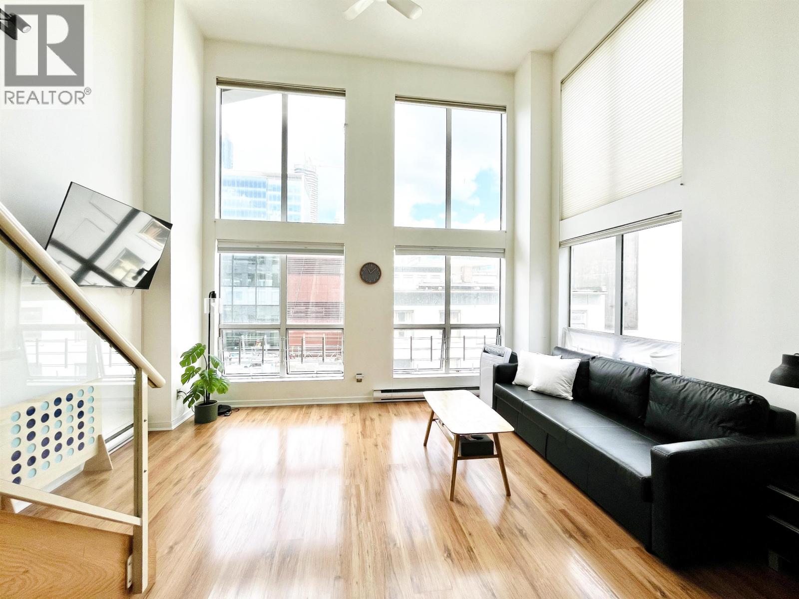 403 933 Seymour Street, Vancouver, British Columbia  V6B 6L6 - Photo 2 - R3084740