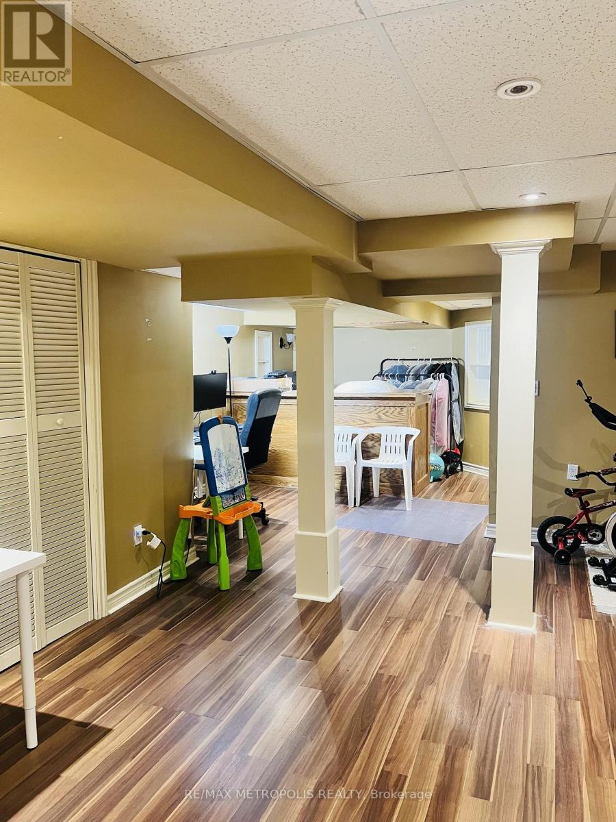 2 Sable Crescent, Whitby, Ontario  L1R 1Y4 - Photo 10 - E12740884