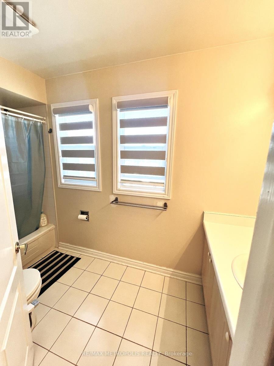 2 Sable Crescent, Whitby, Ontario  L1R 1Y4 - Photo 18 - E12740884