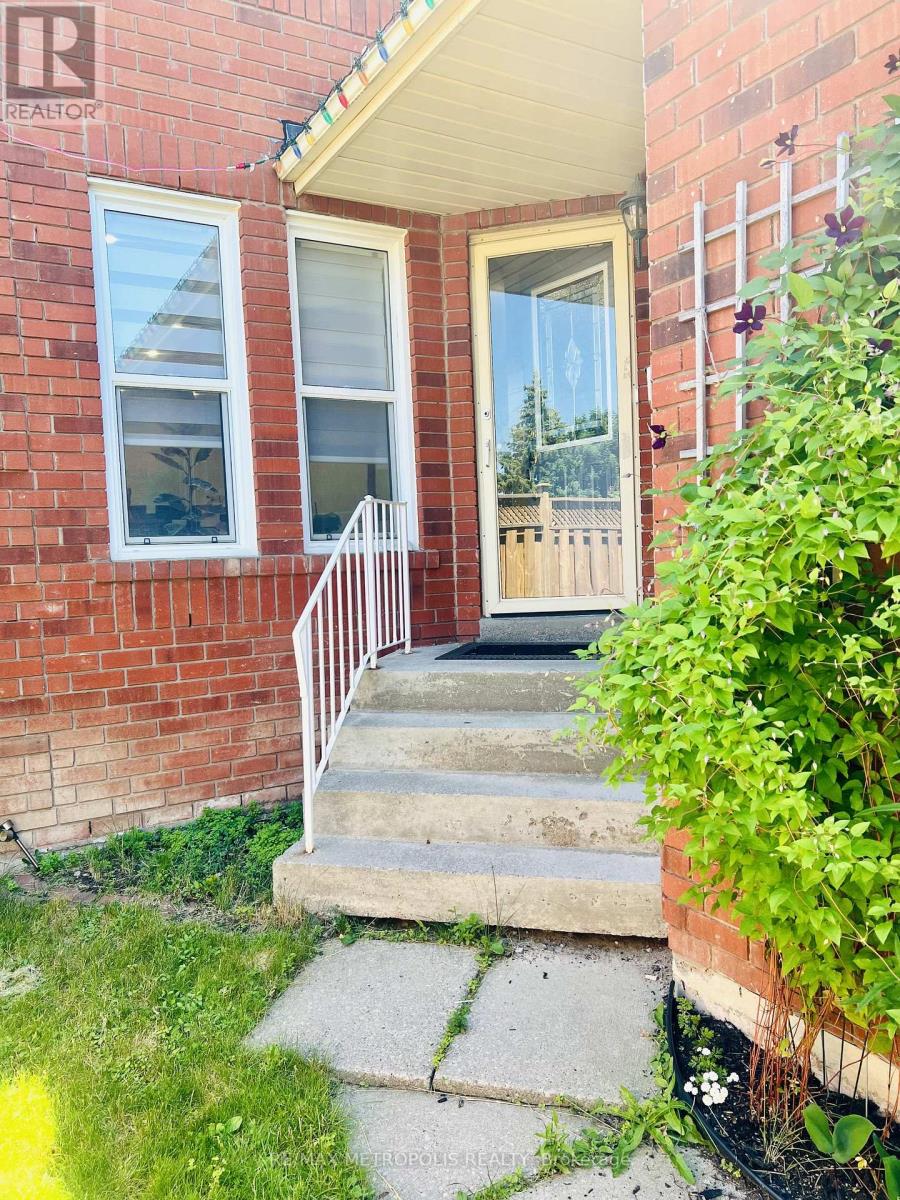 2 Sable Crescent, Whitby, Ontario  L1R 1Y4 - Photo 2 - E12740884