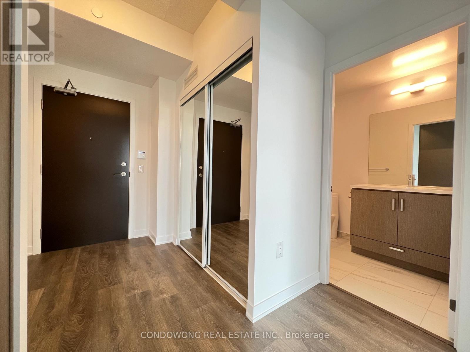 908 - 60 Honeycrisp Crescent, Vaughan, Ontario  L4K 0N5 - Photo 2 - N12740852