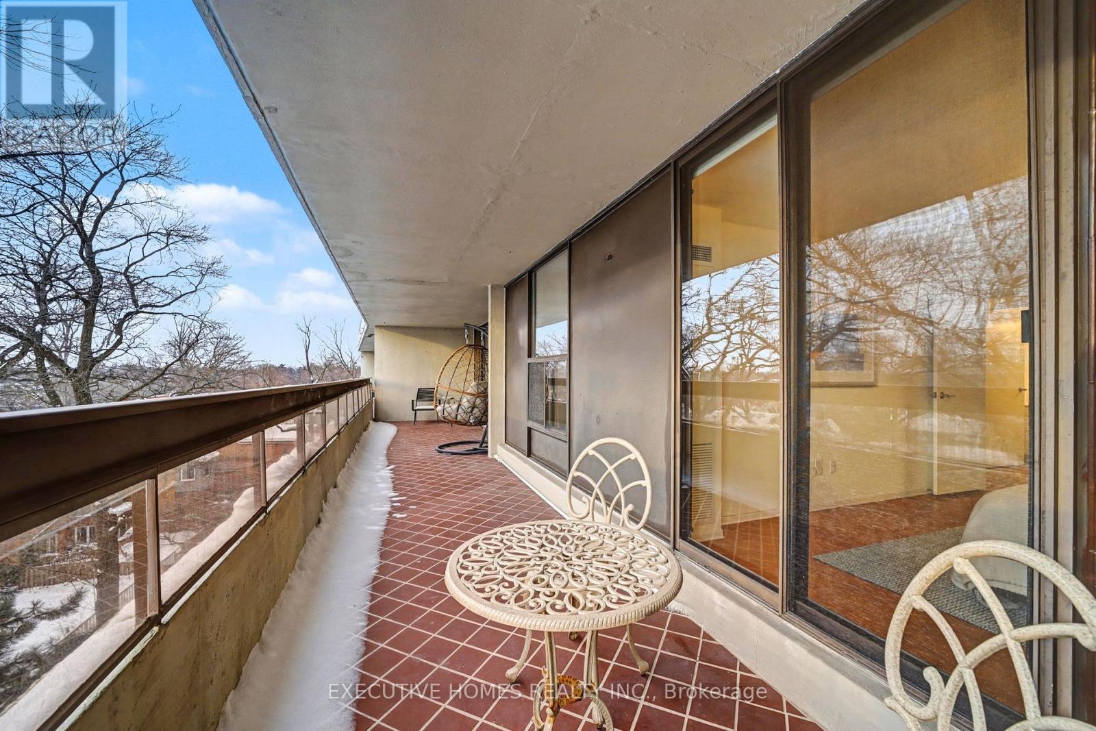 504 - 80 Quebec Avenue, Toronto, Ontario  M6P 4B7 - Photo 18 - W12739358