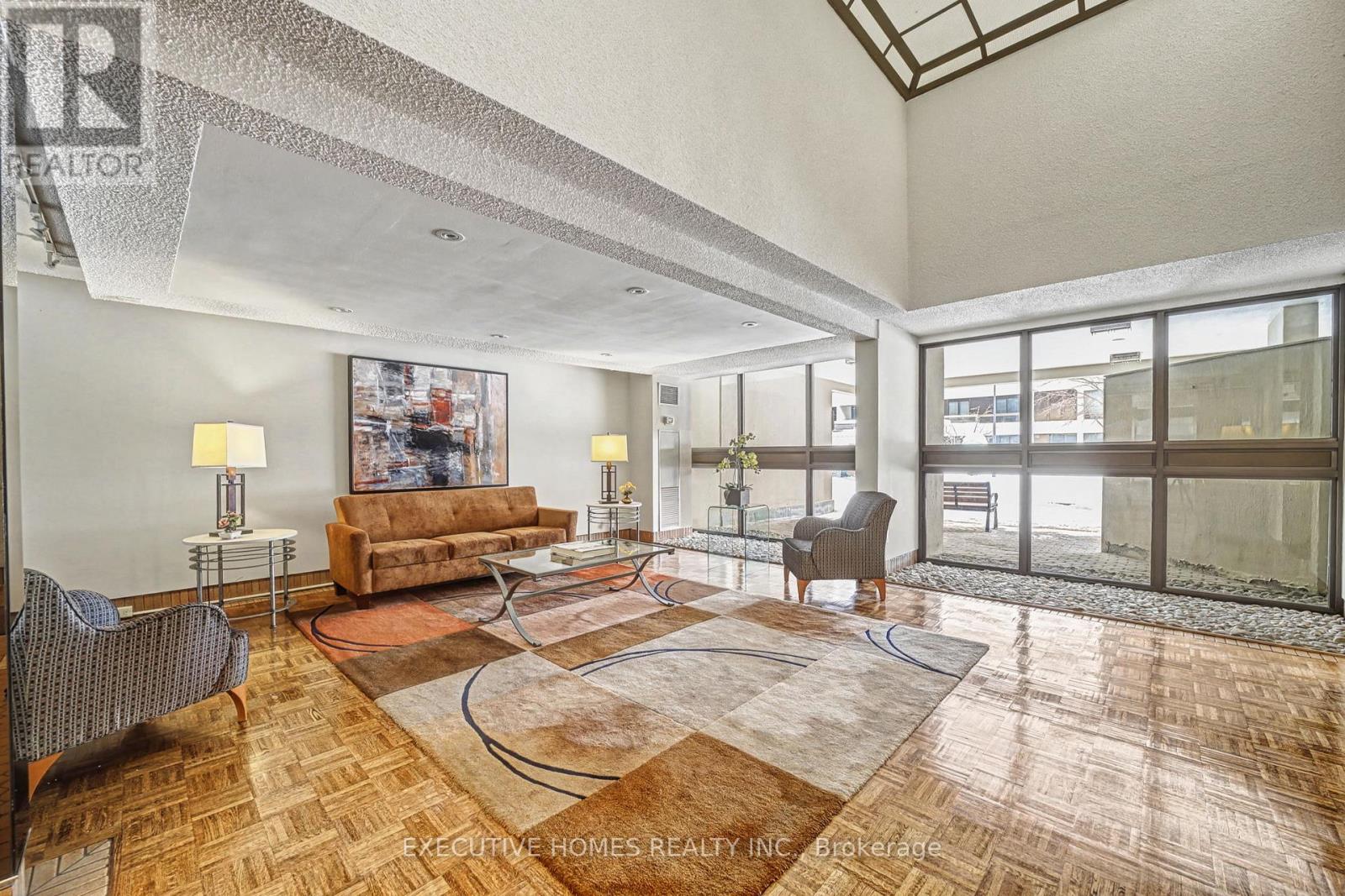 504 - 80 Quebec Avenue, Toronto, Ontario  M6P 4B7 - Photo 3 - W12739358