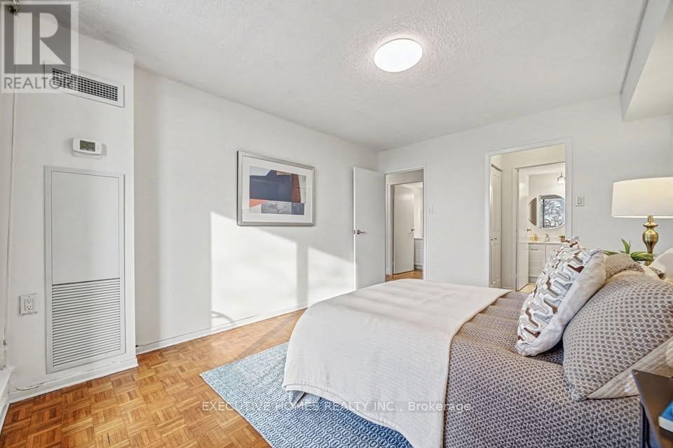 504 - 80 Quebec Avenue, Toronto, Ontario  M6P 4B7 - Photo 12 - W12739358